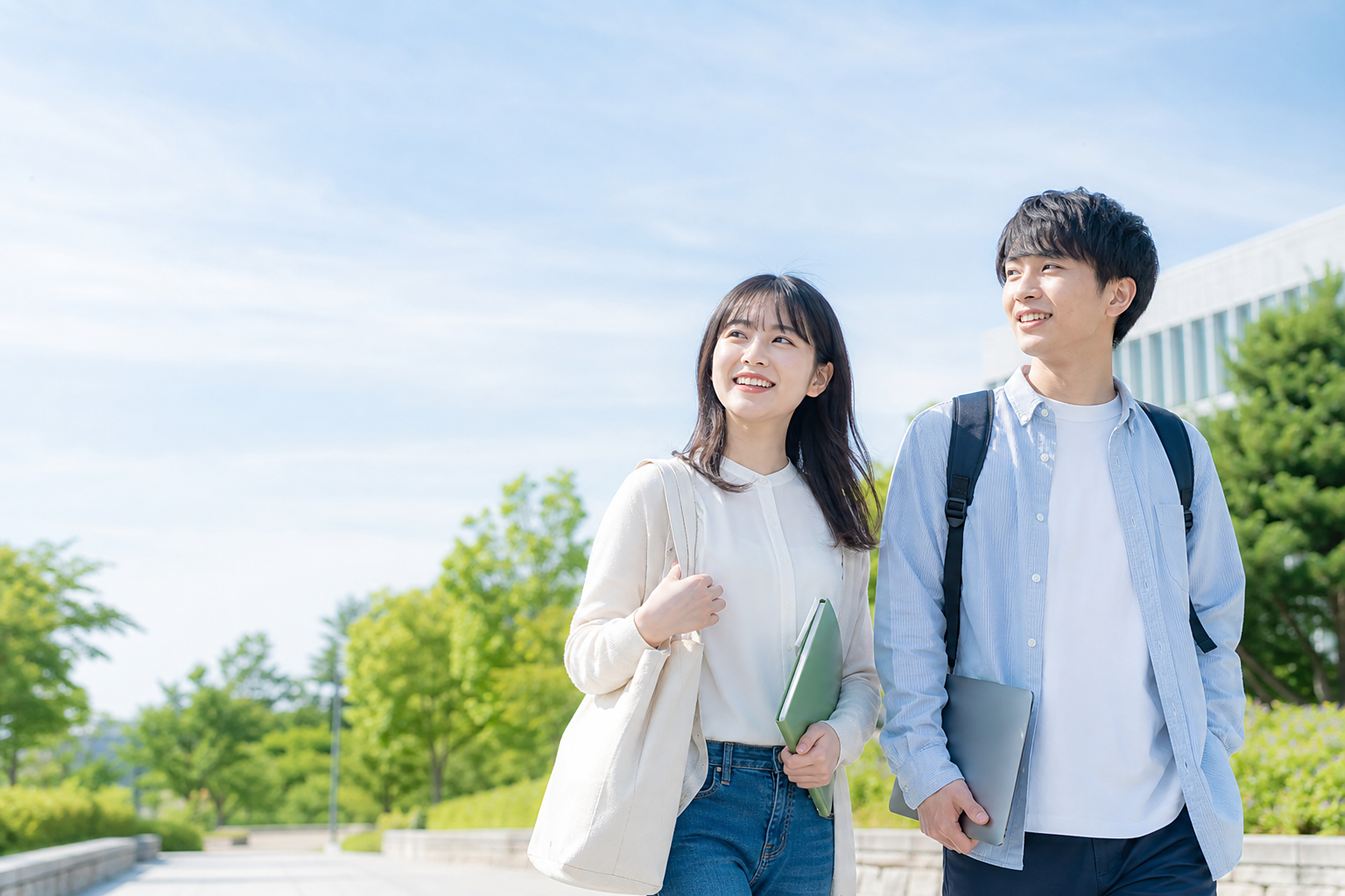 <span class="inline-block">テストも、</span><span class="inline-block">情報も、</span><span class="inline-block">対策も。</span><span class="inline-block">公務員試験の</span><span class="inline-block">すべてが、</span><span class="inline-block">ここに。</span>